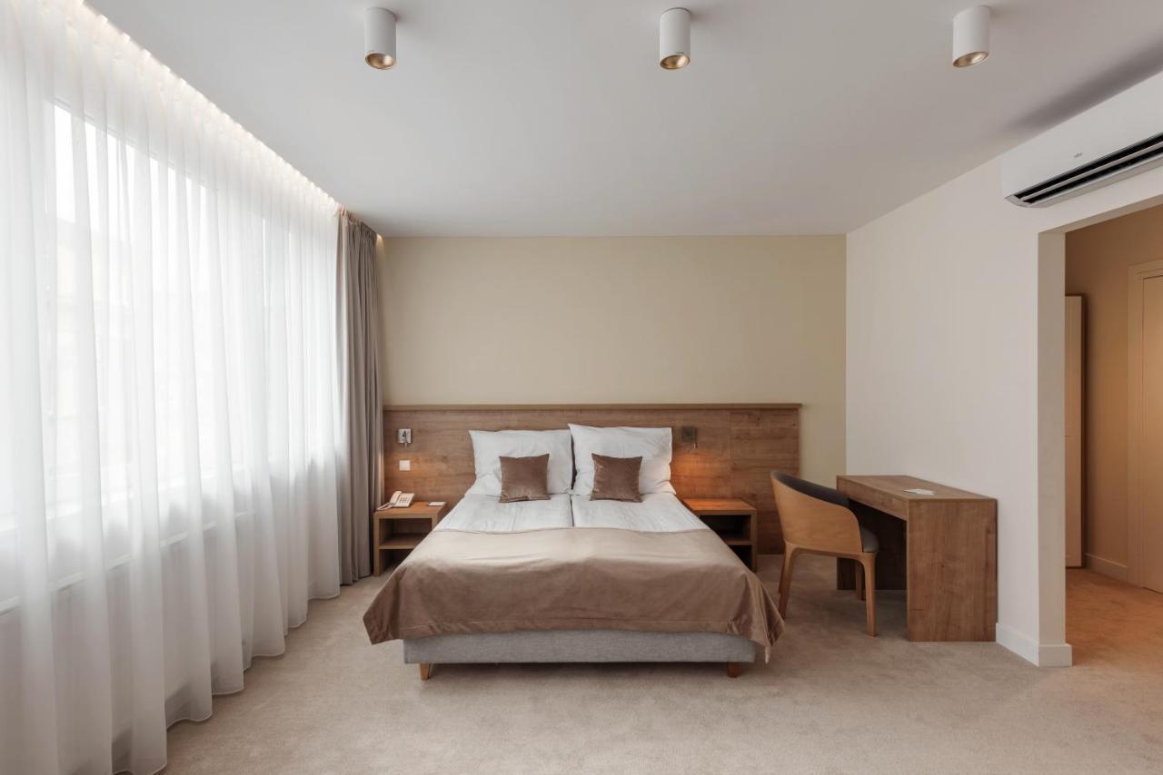 W Sercu Krakowa Aparthotel ภายนอก รูปภาพ