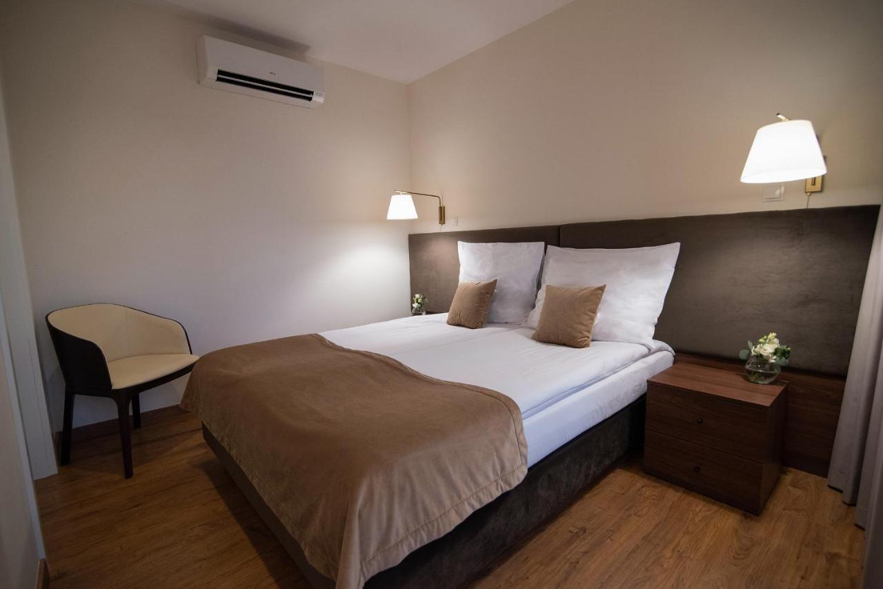 W Sercu Krakowa Aparthotel ภายนอก รูปภาพ