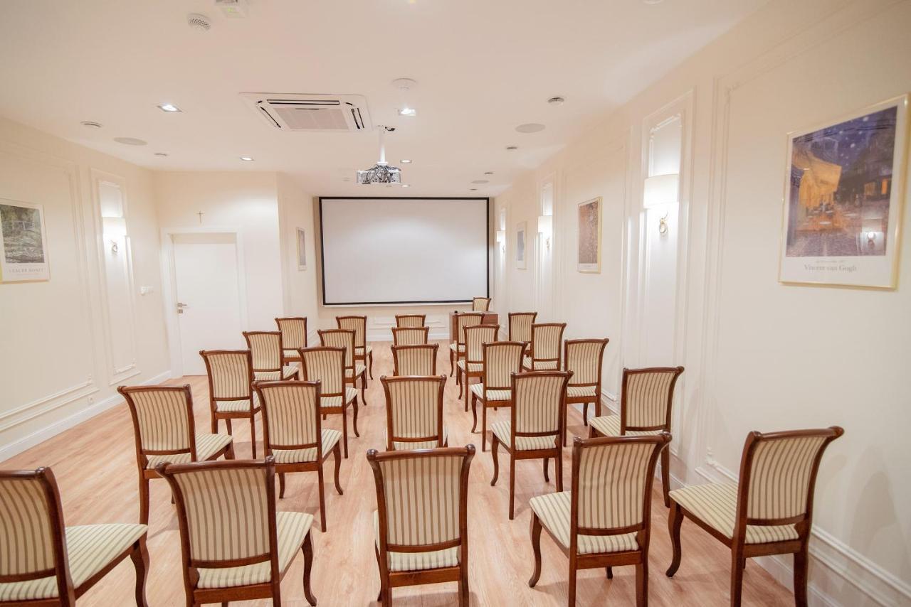 W Sercu Krakowa Aparthotel ภายนอก รูปภาพ