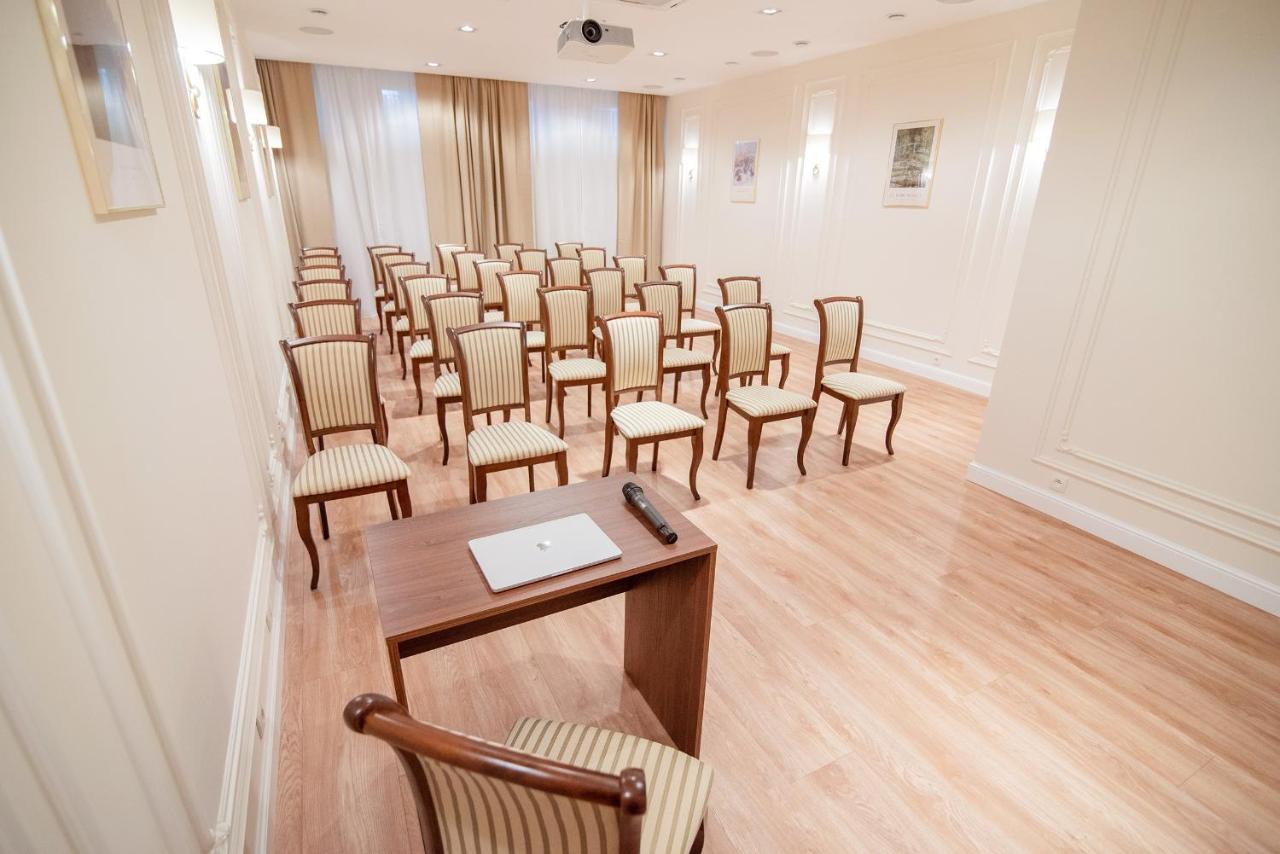 W Sercu Krakowa Aparthotel ภายนอก รูปภาพ