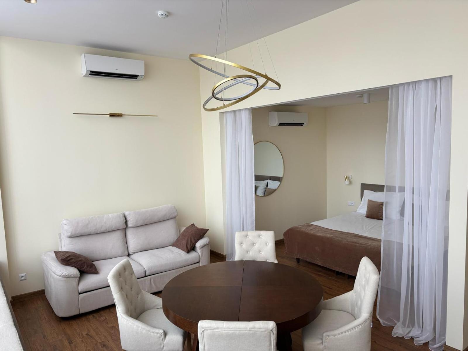 W Sercu Krakowa Aparthotel ภายนอก รูปภาพ